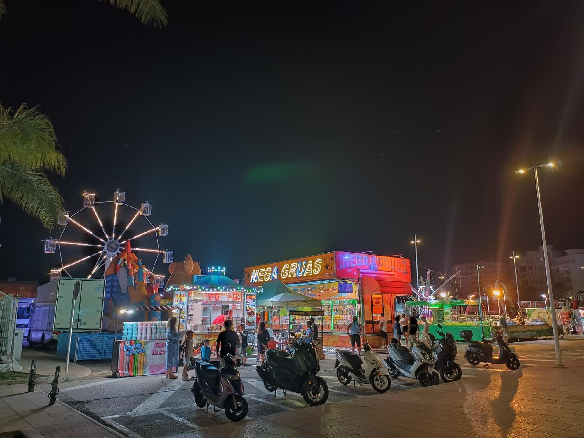 Mare De Deu, Vivienda Vacacional Para Familias Y Mayores De 25 Anos En El Grao De Gandia-Playa Playa de Gandia エクステリア 写真