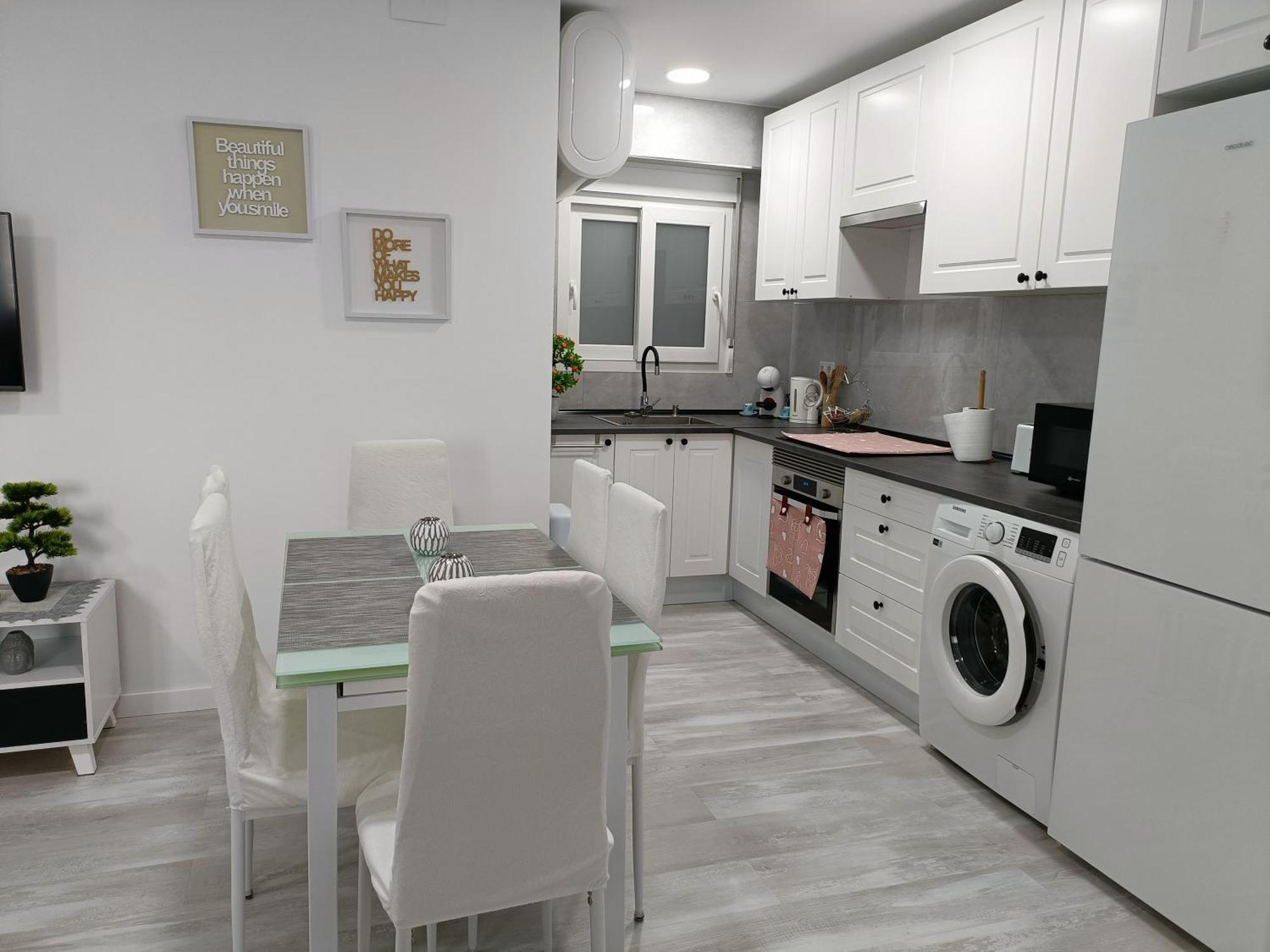 Mare De Deu, Vivienda Vacacional Para Familias Y Mayores De 25 Anos En El Grao De Gandia-Playa Playa de Gandia エクステリア 写真