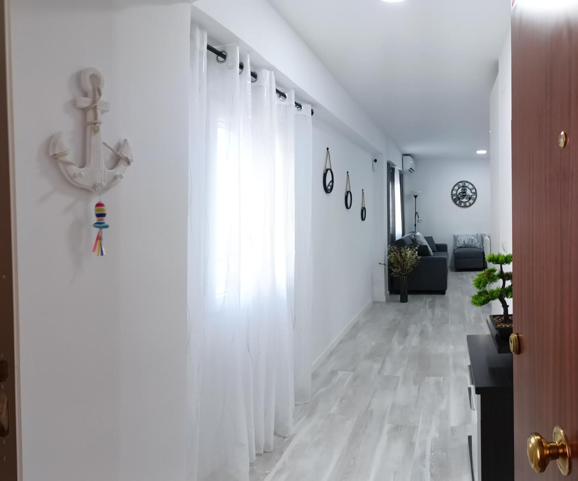 Mare De Deu, Vivienda Vacacional Para Familias Y Mayores De 25 Anos En El Grao De Gandia-Playa Playa de Gandia エクステリア 写真